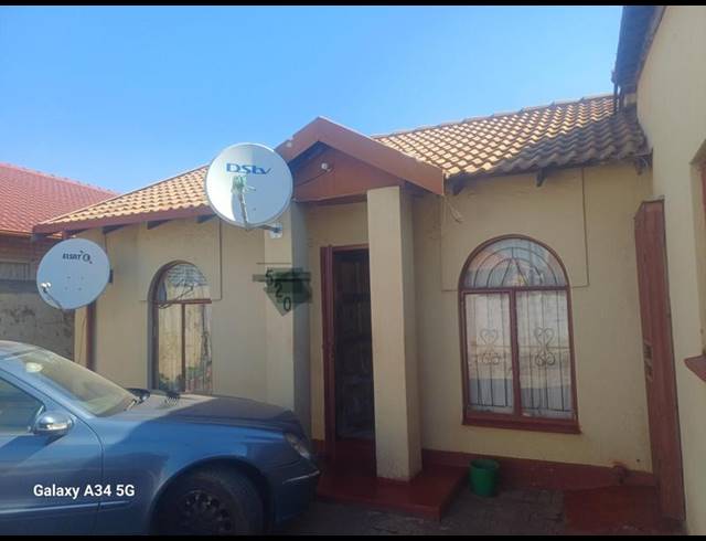 4 BEDROOM HOUSE FOR SALE IN MAOKENG